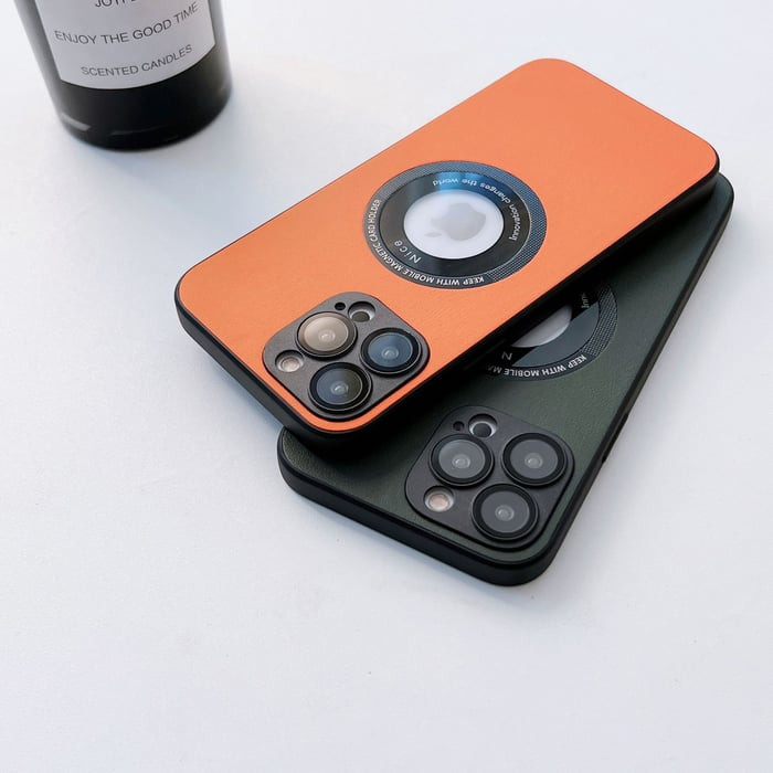 Leather Magnetic Charging Case back detail