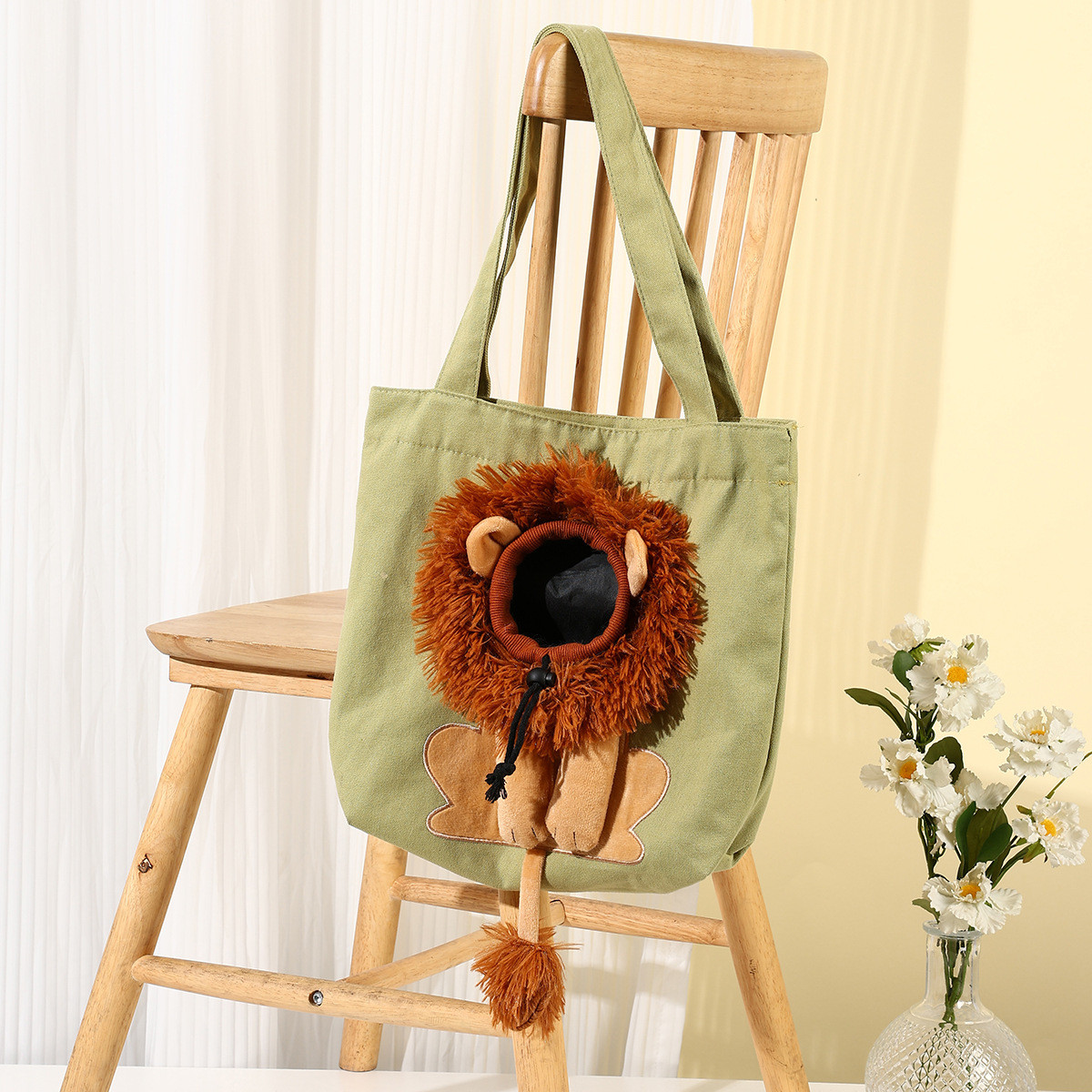 Soft Pet Carrier Lion Design - Close-up