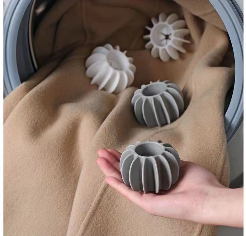 Silicone Magic Laundry Ball Image 3
